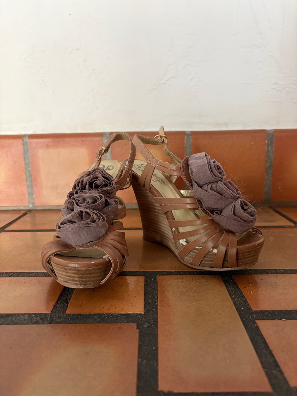 Vintage Seychelles Taupe Rose-Appliqué Wedge Sandals